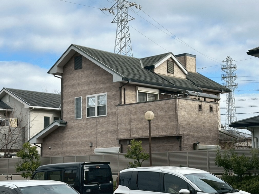 屋根・外壁リフォーム施工前の建物全体