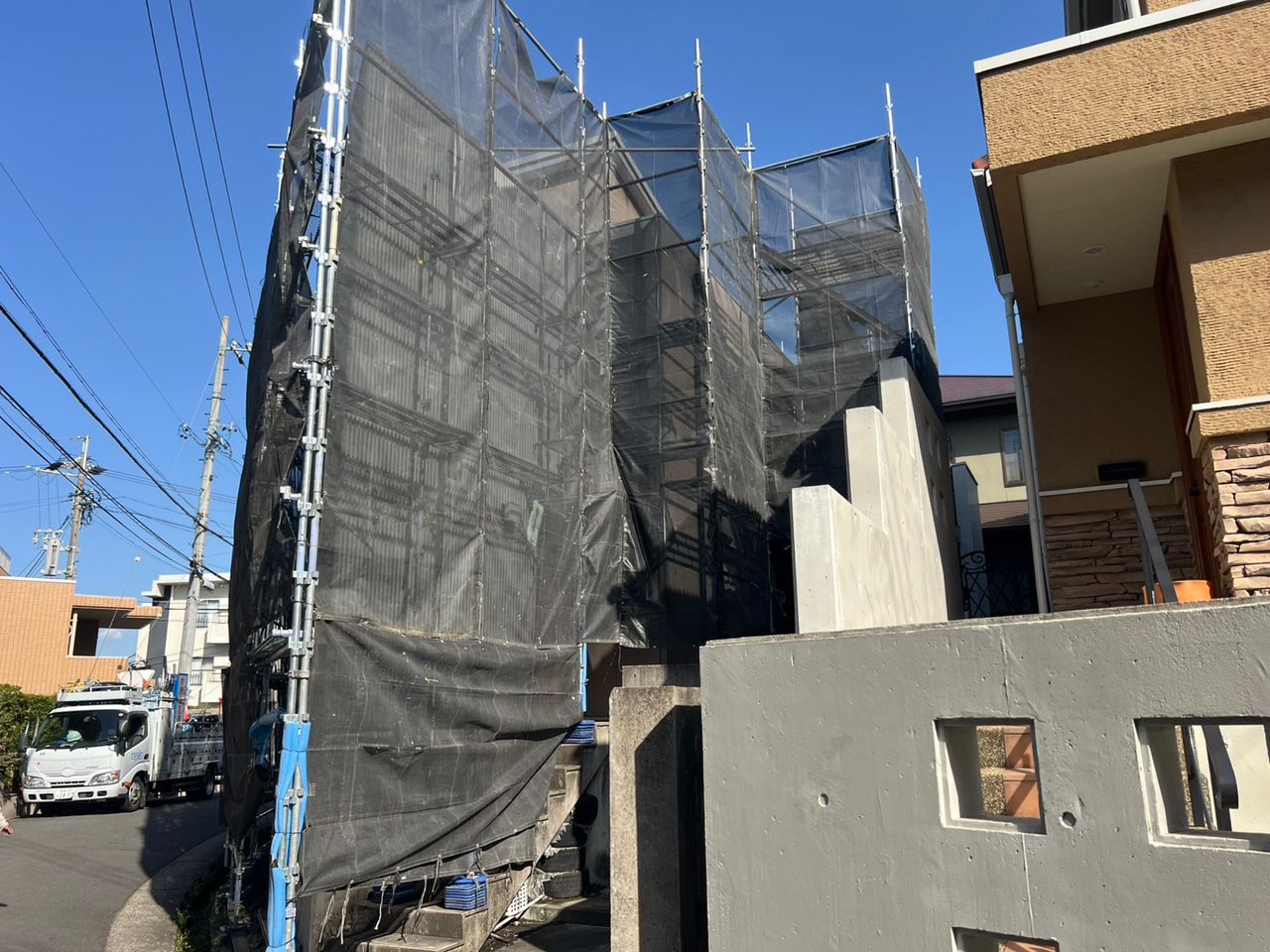 綺麗に組まれた足場施工