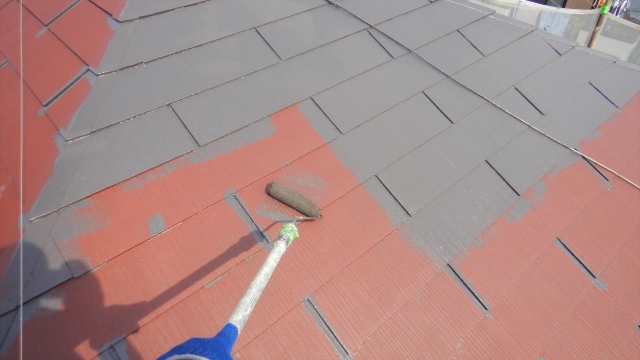 塗装している様子