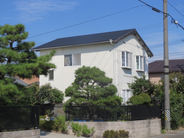 愛知県　東海市　屋根葺き替え　シャープ太陽光パネル設置・電気工事