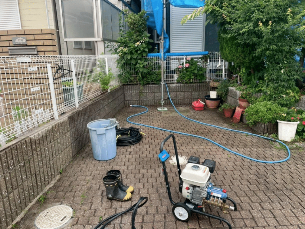 外壁・屋根の高圧洗浄作業