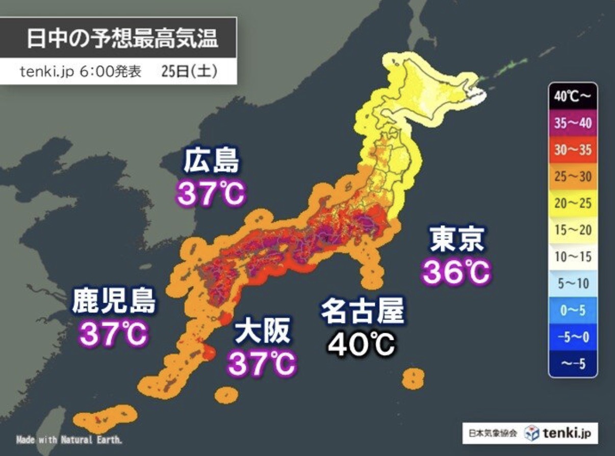 猛暑の中での屋根作業