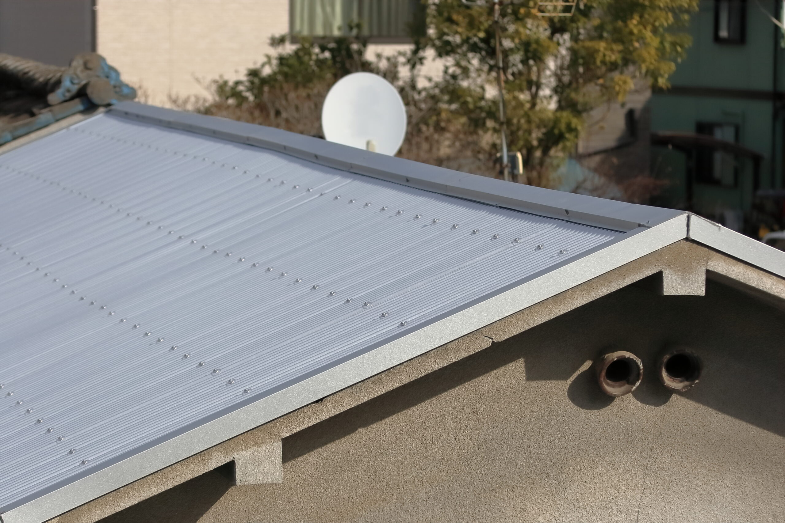 初期費用が安い「トタン屋根」と「スレート屋根」の特徴・メンテナンスの注意点