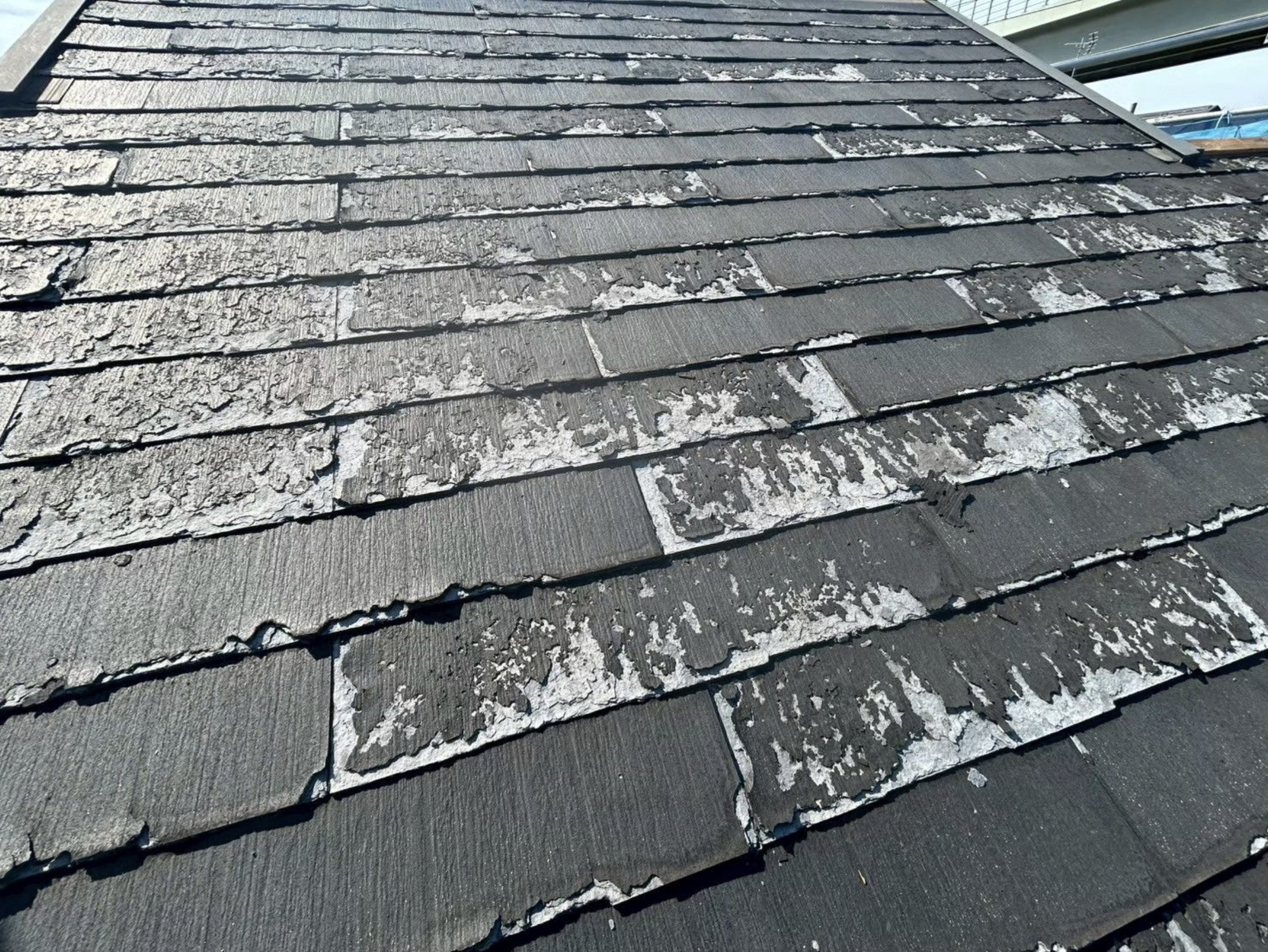 【名古屋市】中川区 劣化した屋根と外壁を徹底リフォーム！屋根カバーと外壁塗装の施工事例