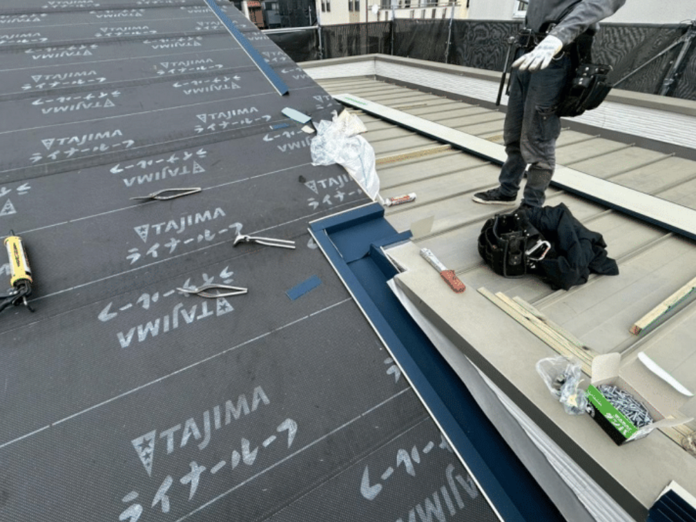 屋根・袖壁板金加工