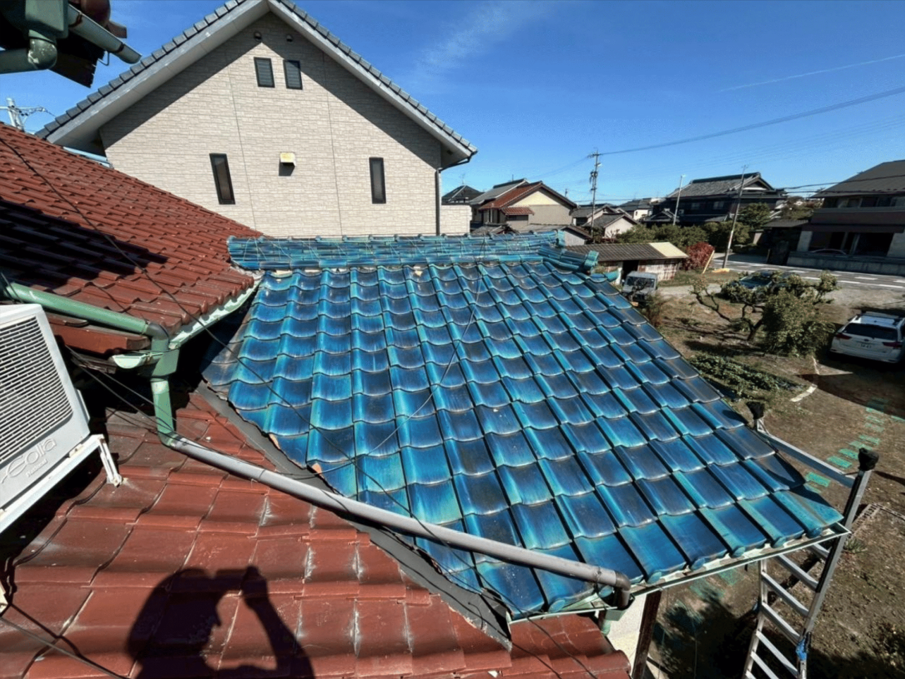 雨漏れ箇所付近の谷板の調査